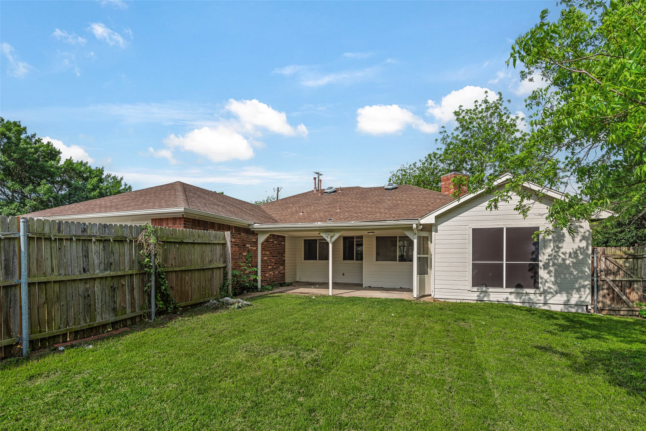 600 N Chattey Road Desoto TX 75115