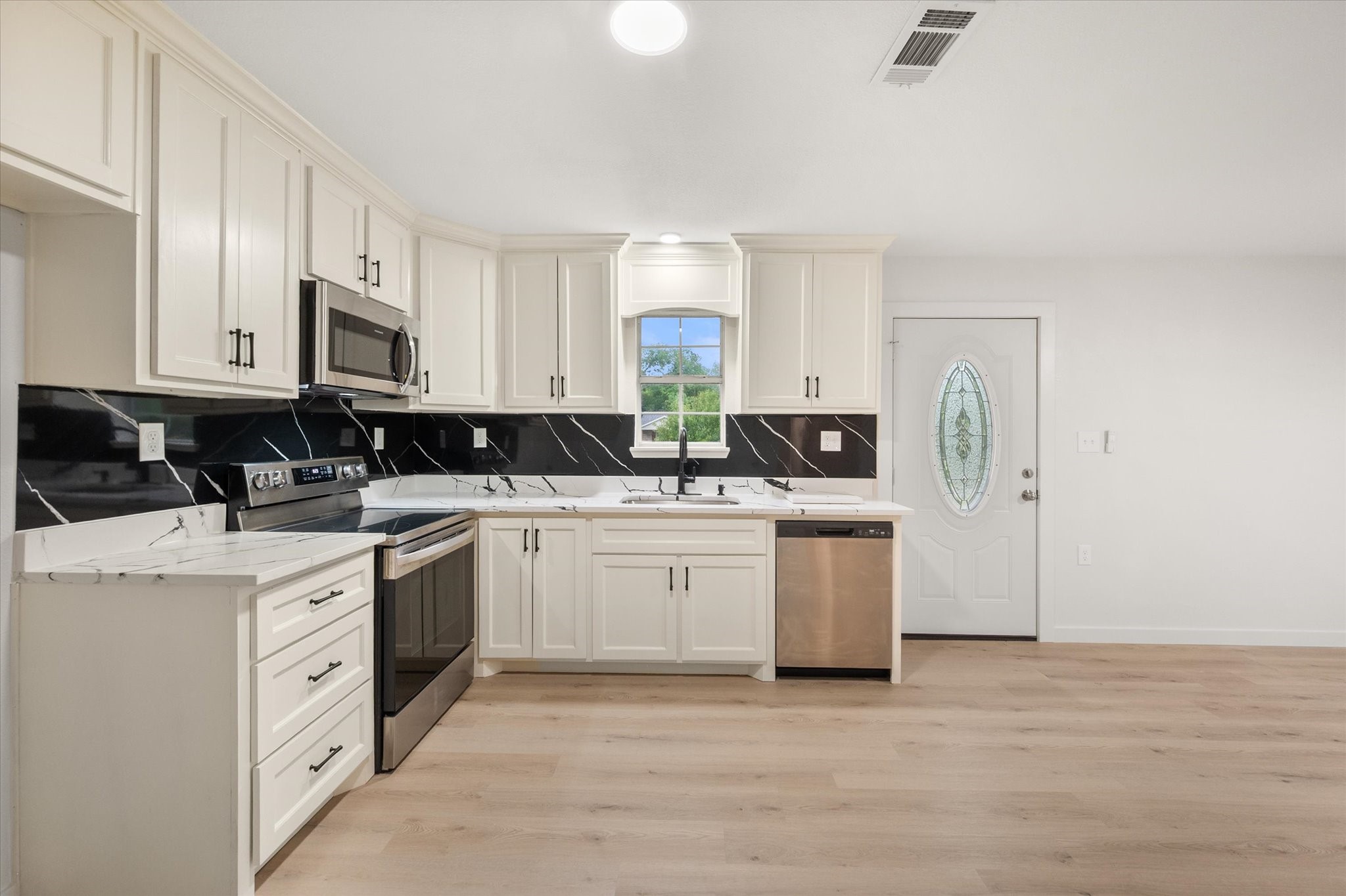 901 S 3rd Dawson TX 76639