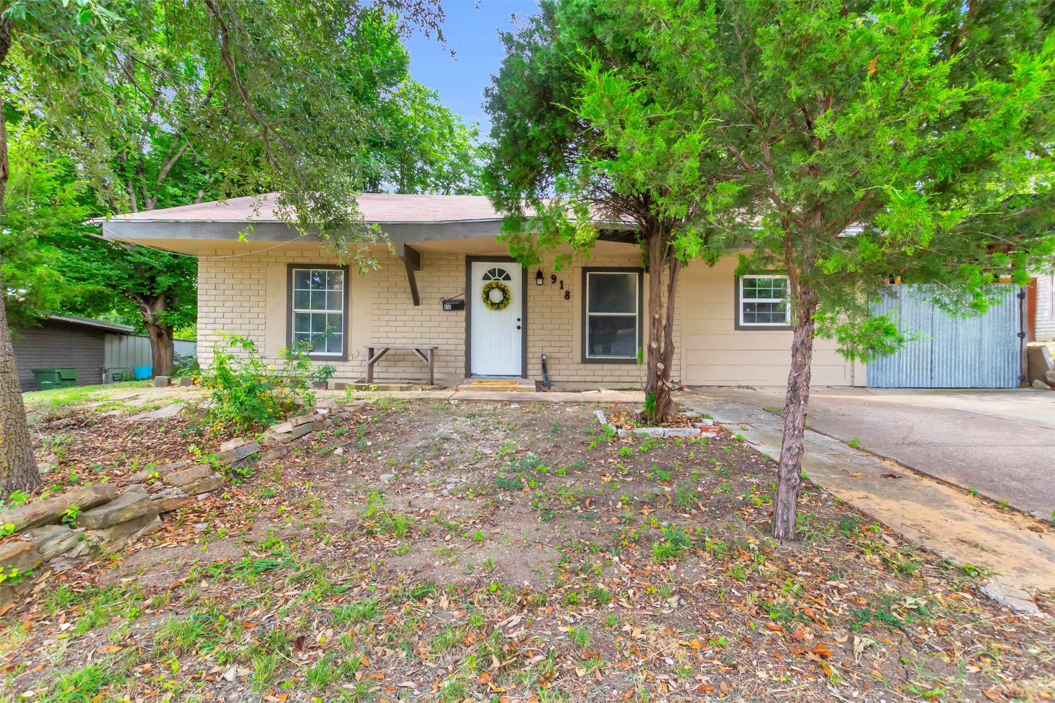 918 Garden Drive Garland TX 75040