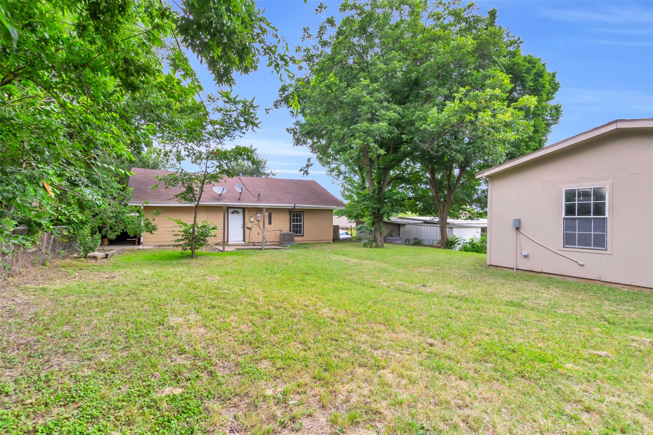 918 Garden Drive Garland TX 75040