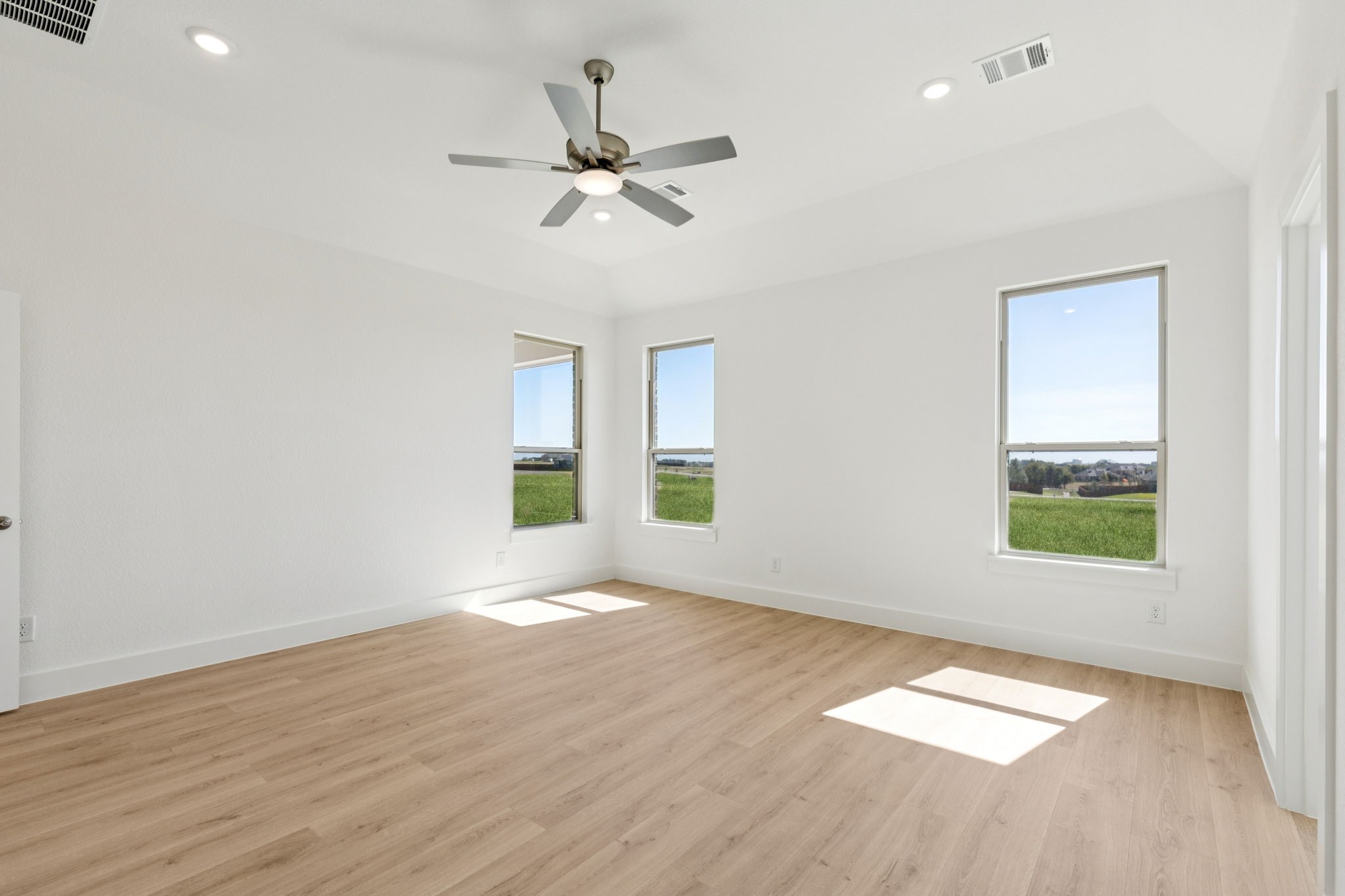 133 Swan Lake Drive Waxahachie TX 75165