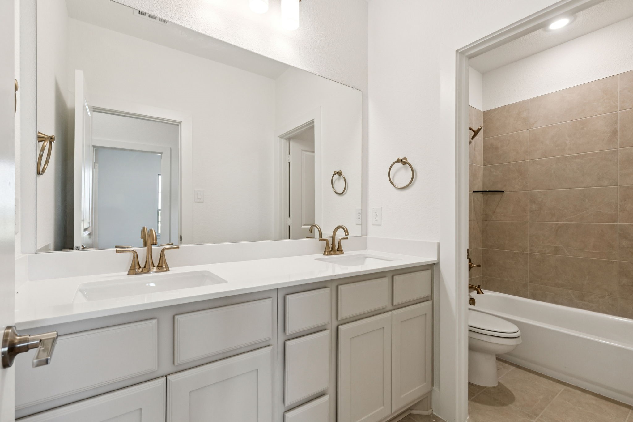 133 Swan Lake Drive Waxahachie TX 75165