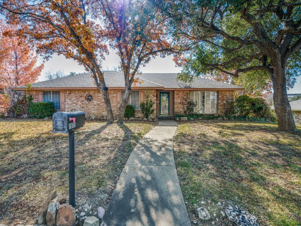 1605 Danish Drive Grand Prairie TX 75050