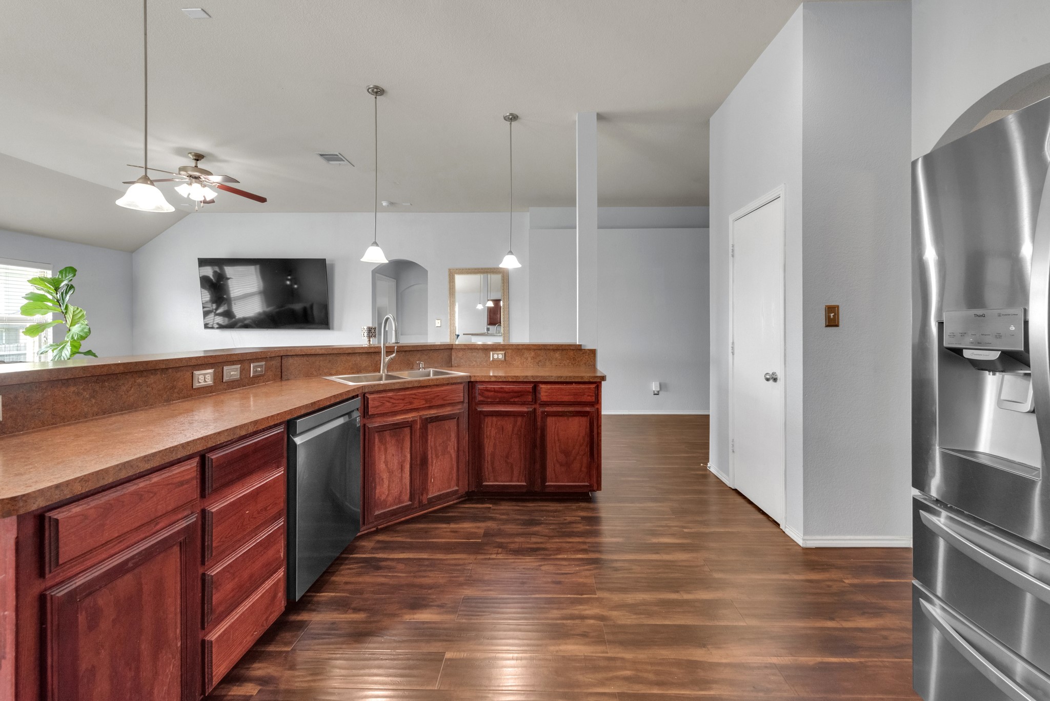 513 Crescent Creek Lane Fort Worth TX 76140