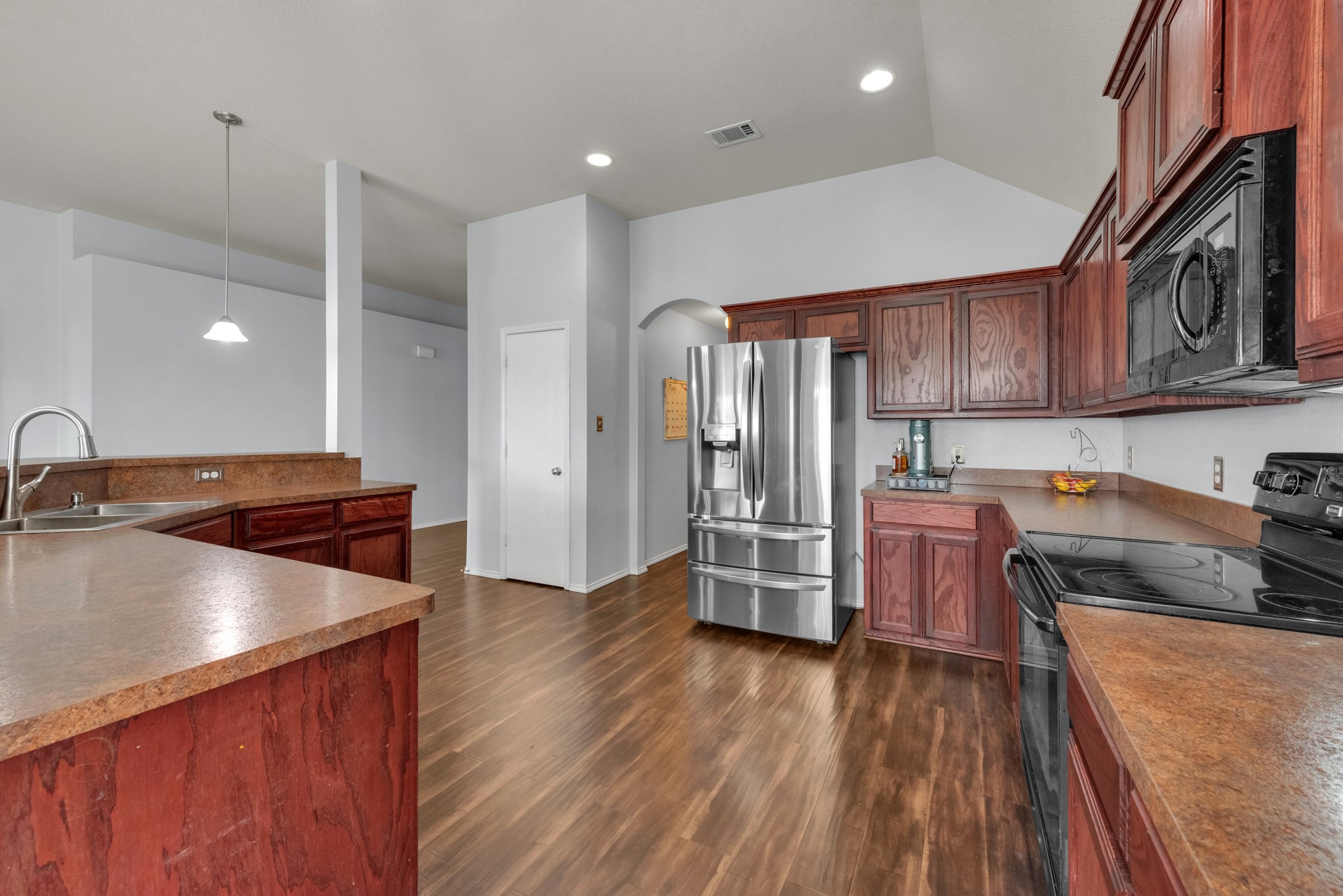 513 Crescent Creek Lane Fort Worth TX 76140