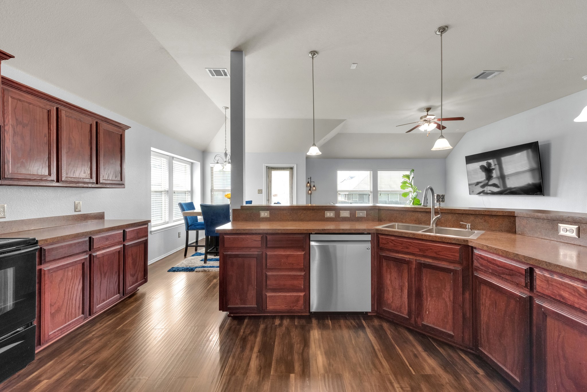513 Crescent Creek Lane Fort Worth TX 76140