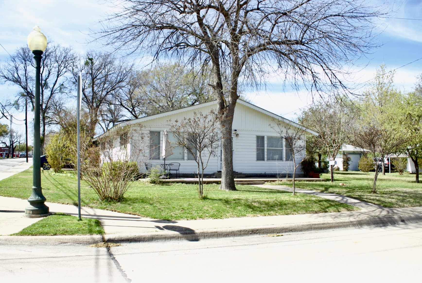 422 Smith Street Grapevine TX 76051