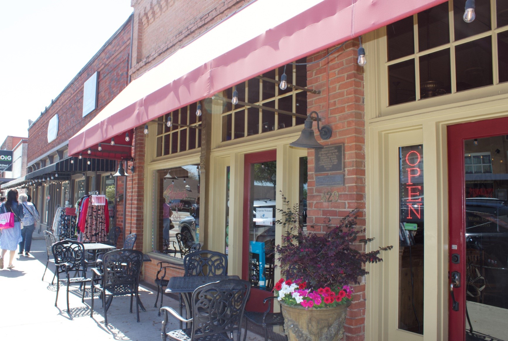 422 Smith Street Grapevine TX 76051