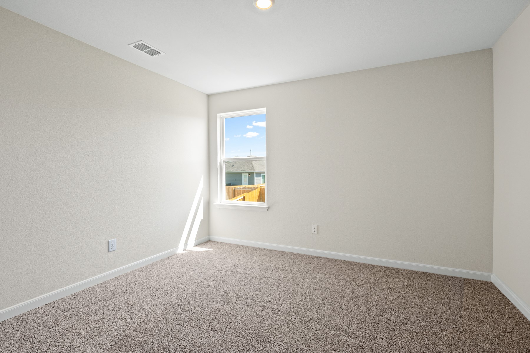 8445 White Wolf Trail Ponder TX 76259