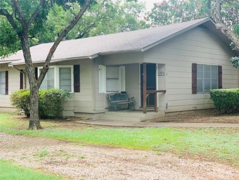 607 W Smith Street Cleburne TX 76033