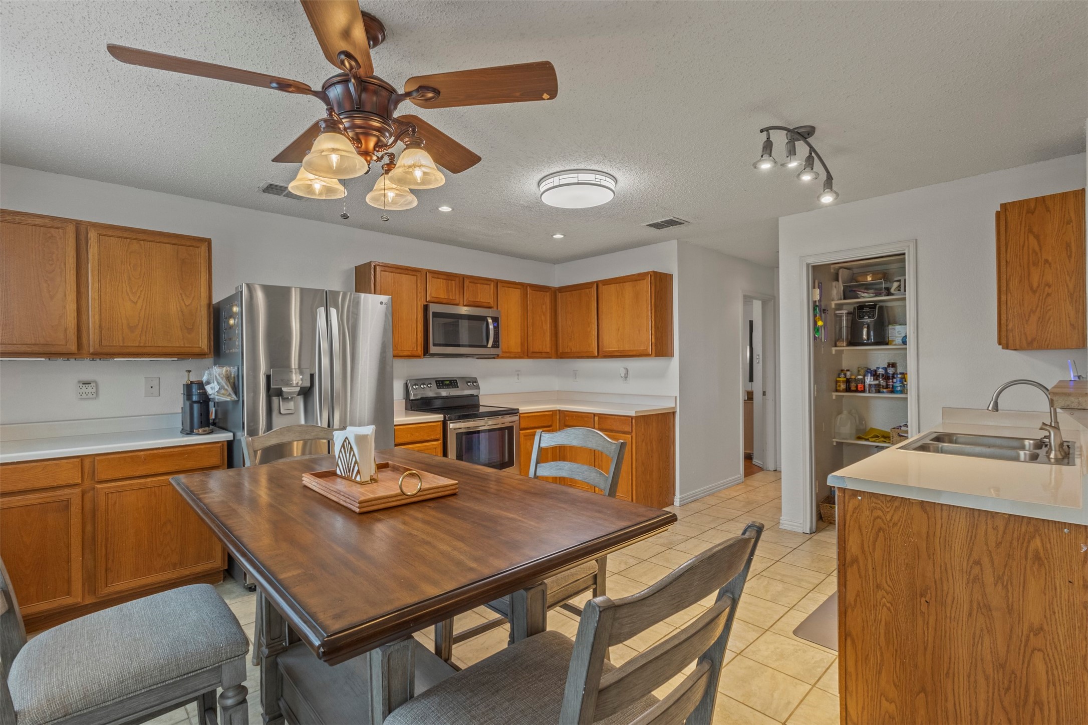 633 Almandora Drive Arlington TX 76002