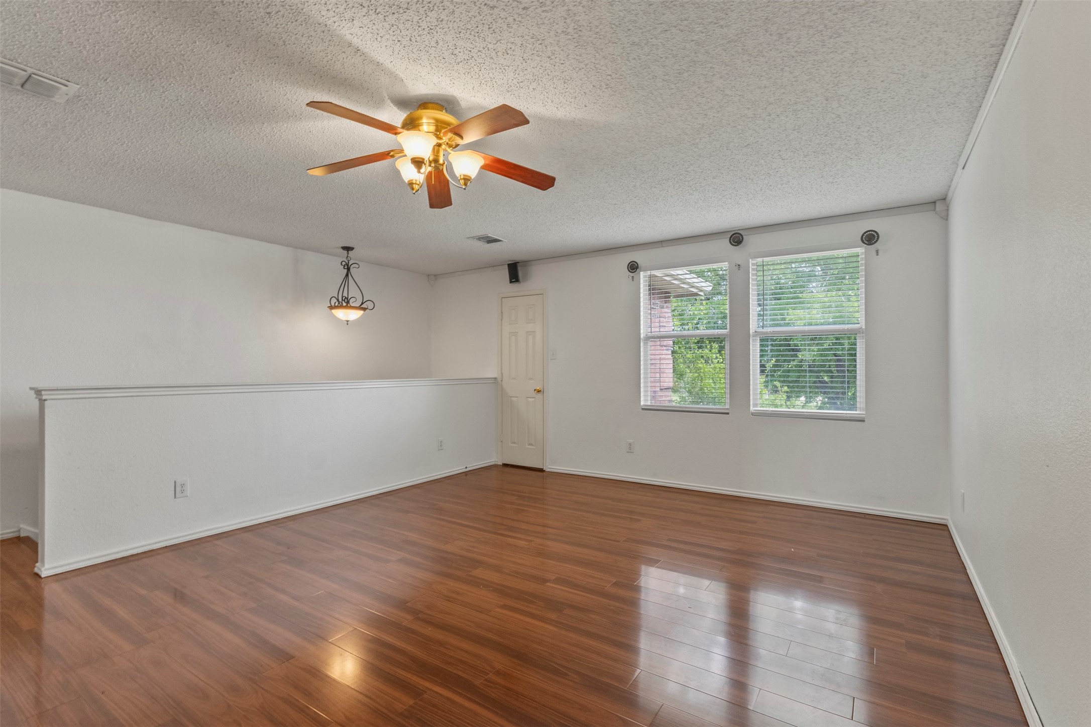 633 Almandora Drive Arlington TX 76002