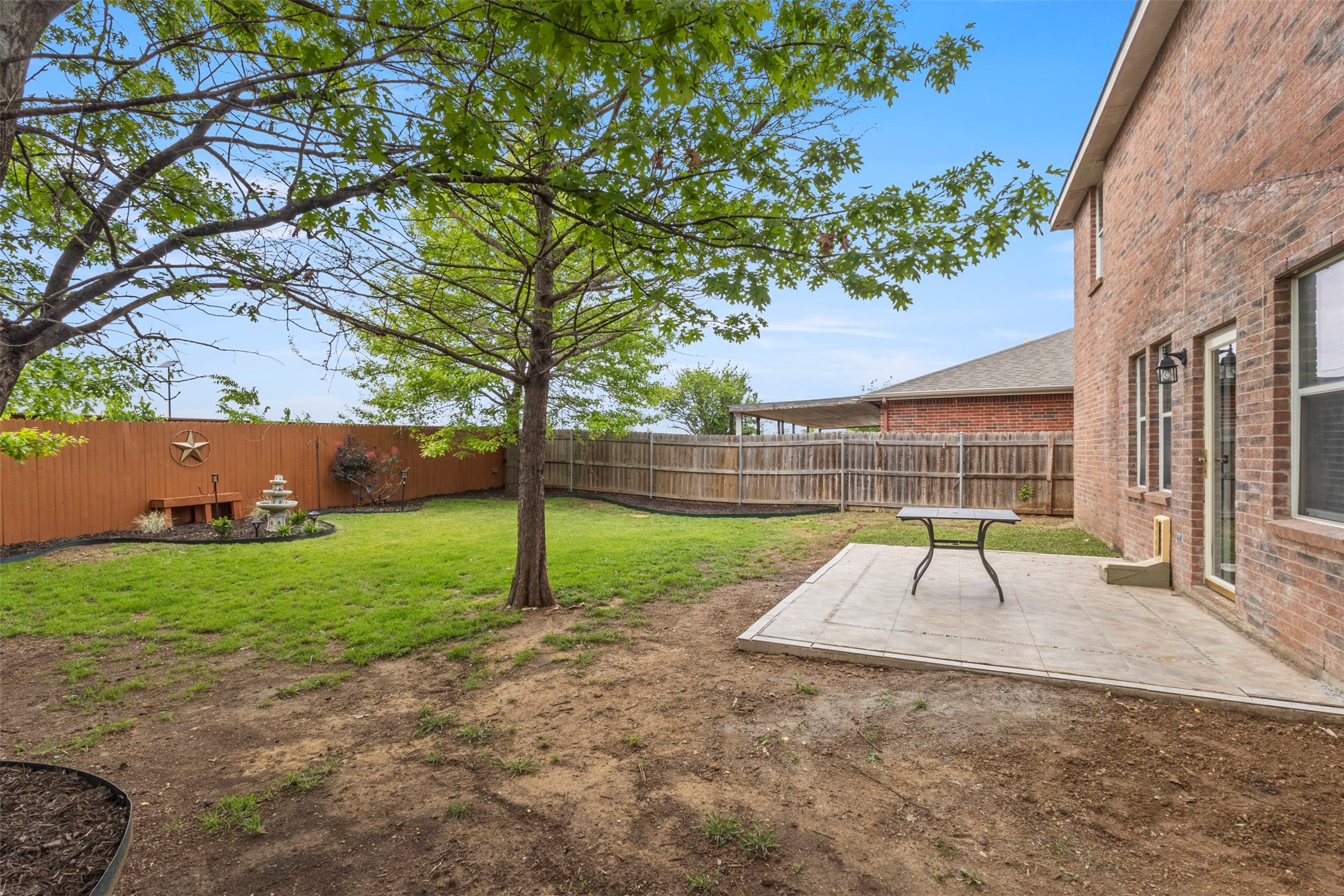 633 Almandora Drive Arlington TX 76002