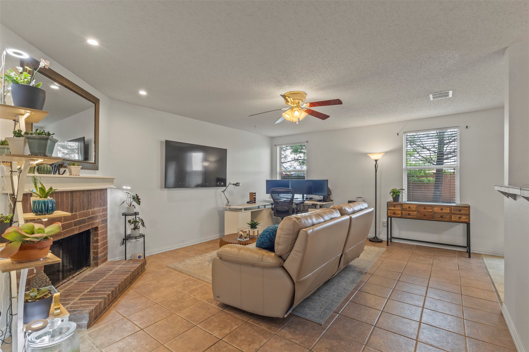 633 Almandora Drive Arlington TX 76002