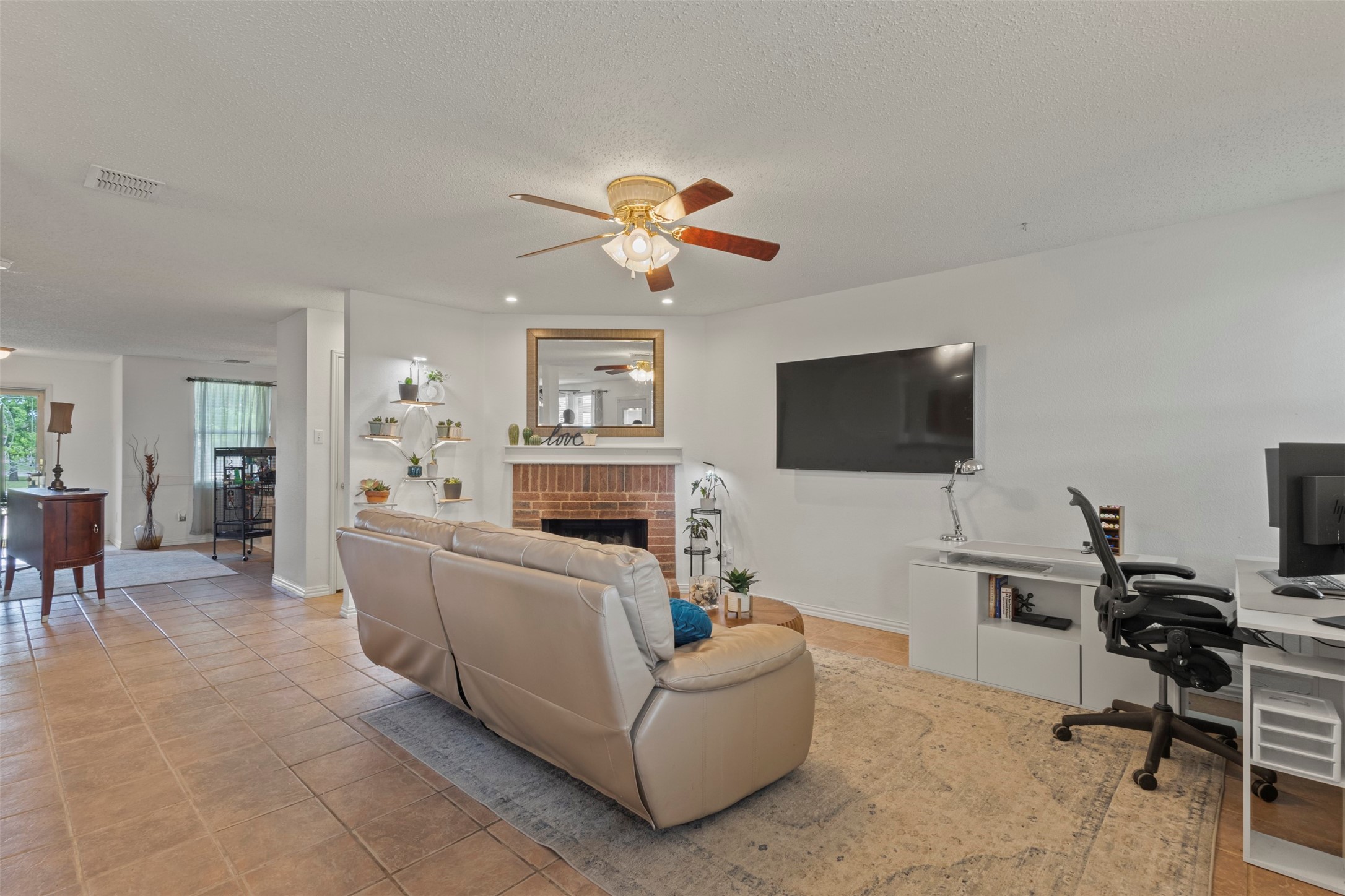633 Almandora Drive Arlington TX 76002