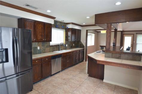 2406 Redbrook Court Arlington TX 76014