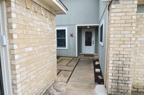 2406 Redbrook Court Arlington TX 76014