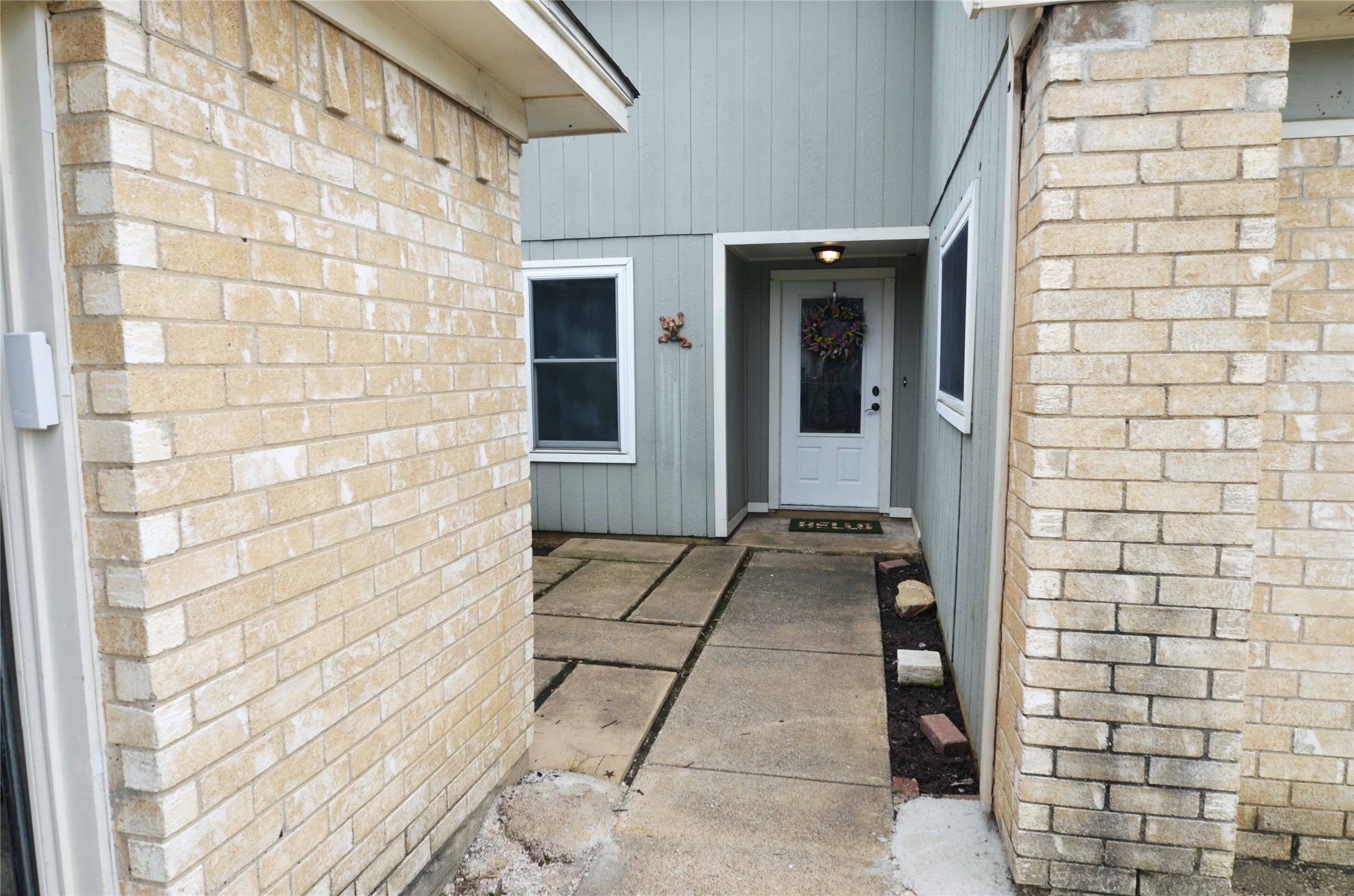 2406 Redbrook Court Arlington TX 76014