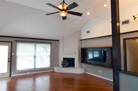2406 Redbrook Court Arlington TX 76014