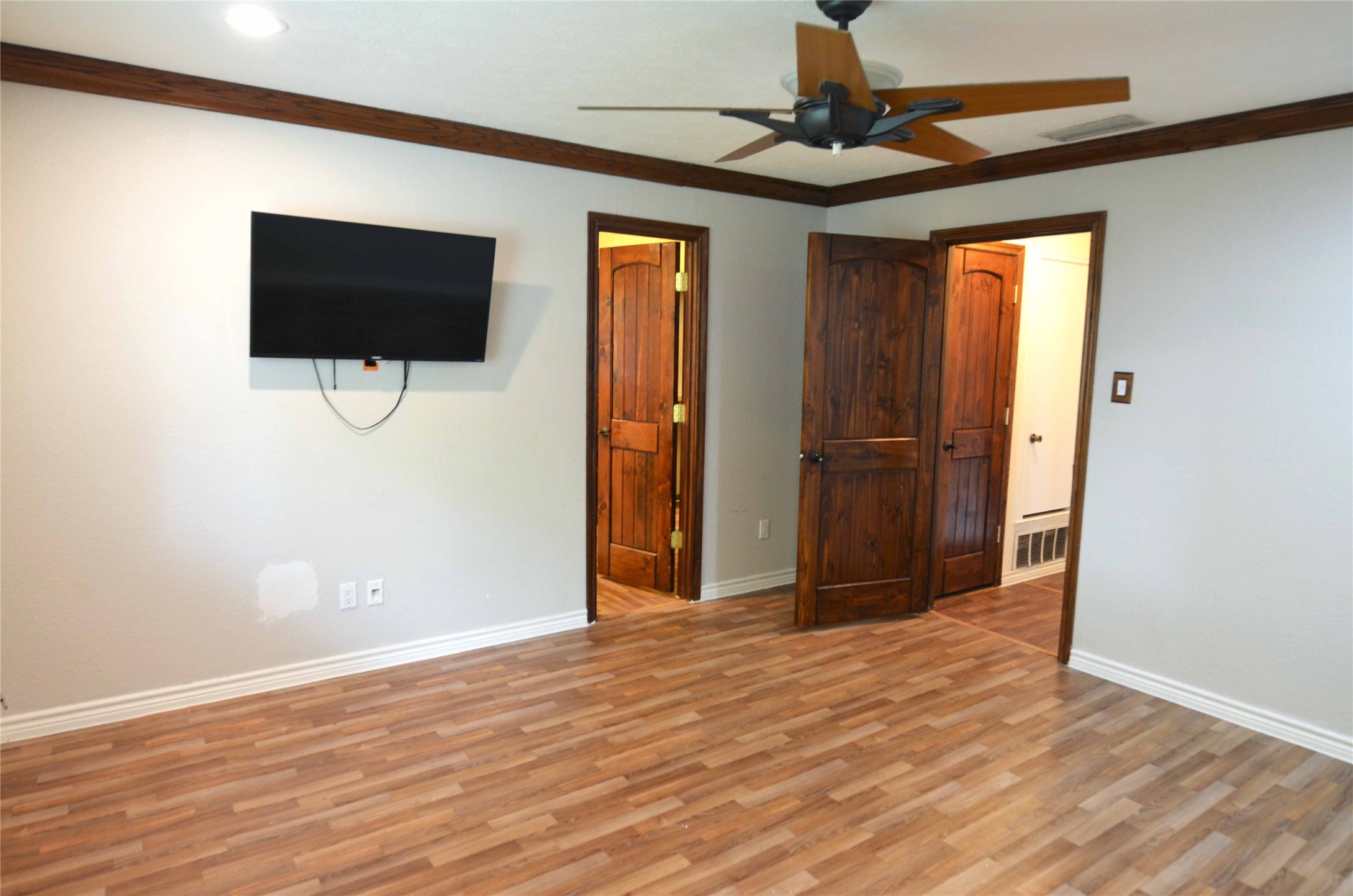 2406 Redbrook Court Arlington TX 76014