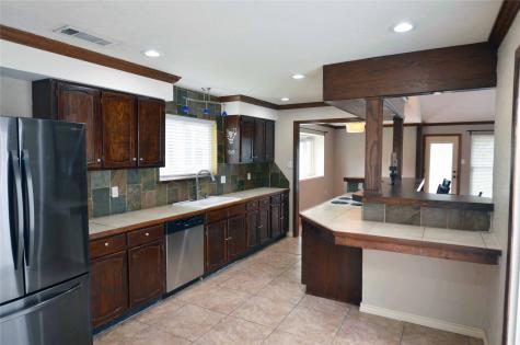 2406 Redbrook Court Arlington TX 76014