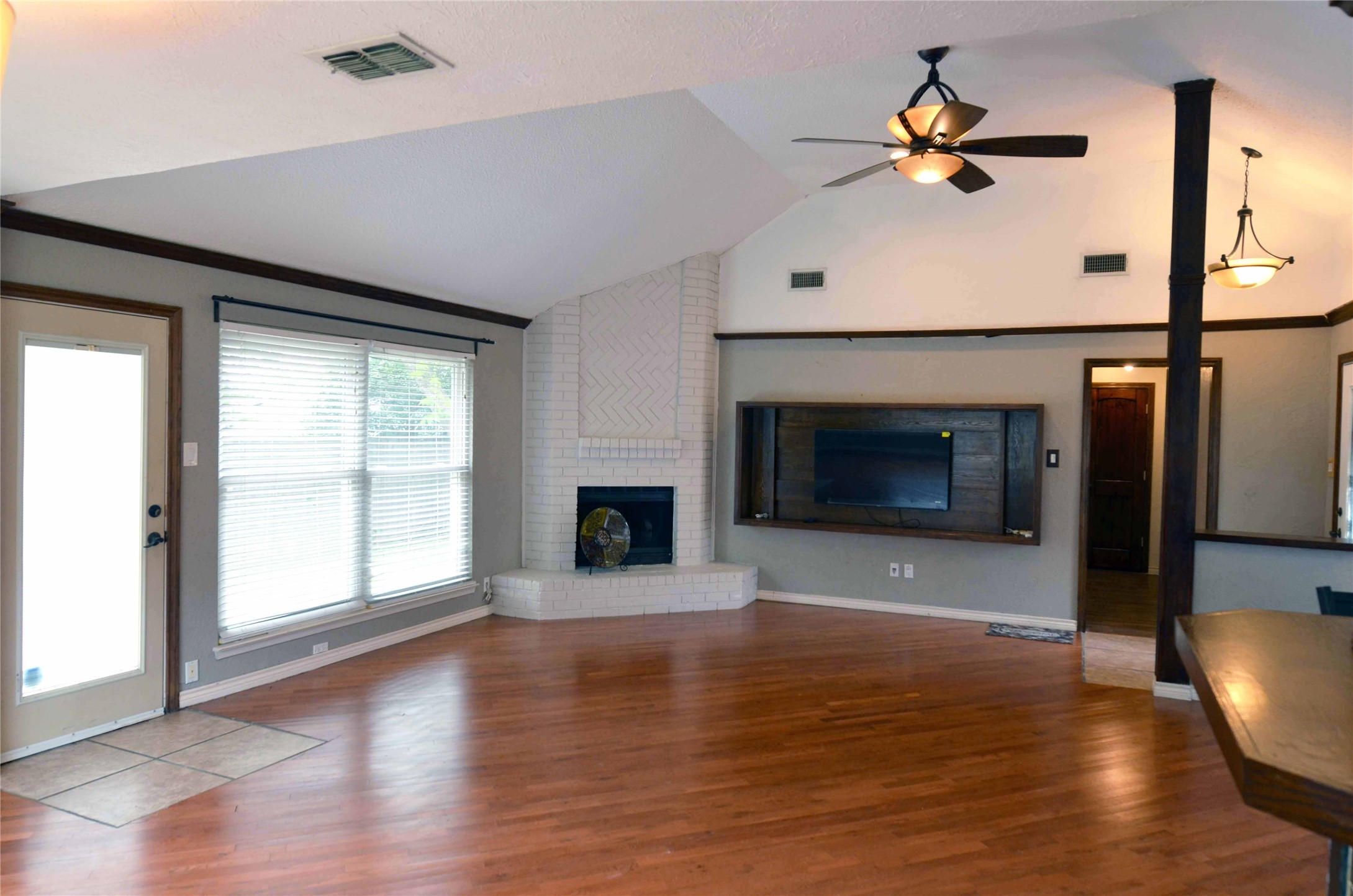 2406 Redbrook Court Arlington TX 76014
