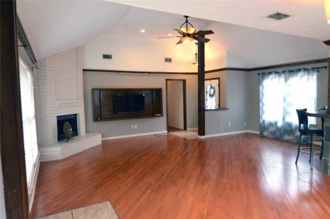 2406 Redbrook Court Arlington TX 76014