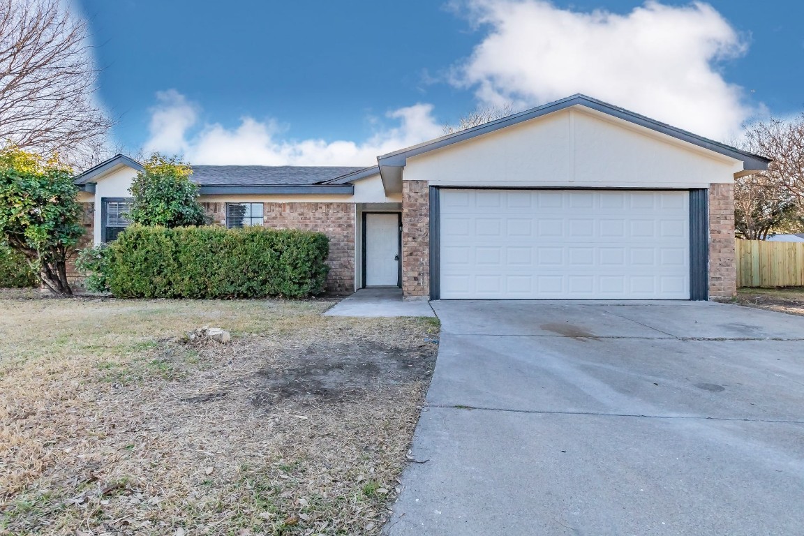 637 Normandy Lane Saginaw TX 76179