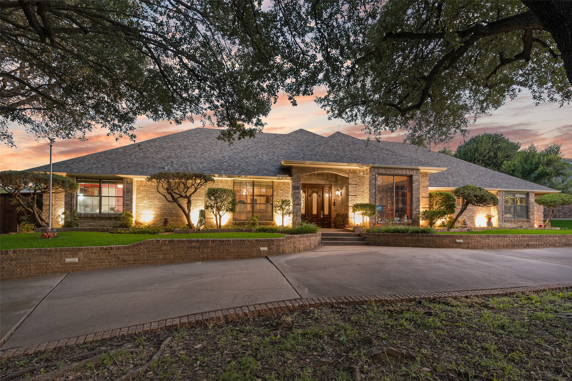 1360 Green Hills Court Duncanville TX 75137
