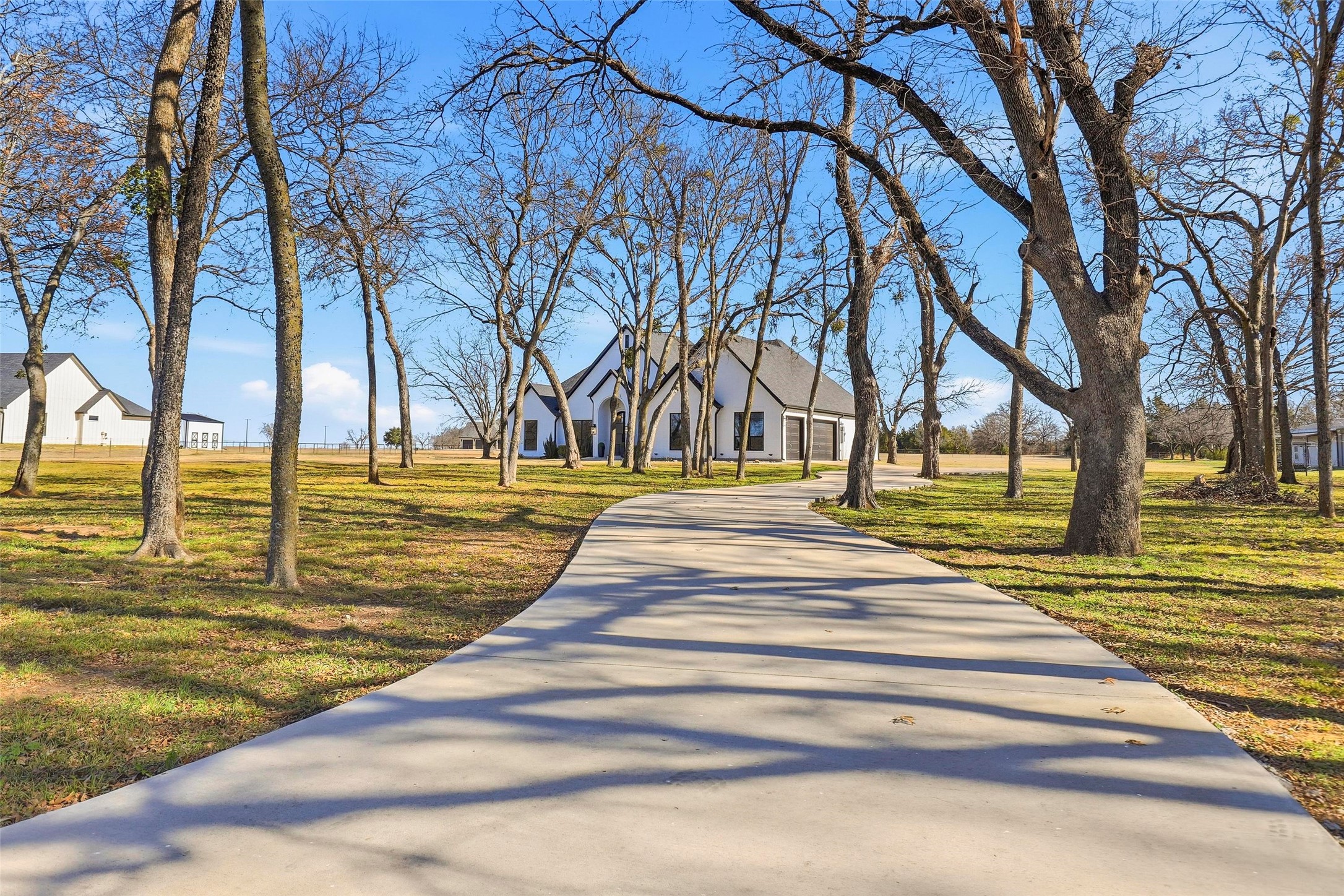8301 County Road 204 Grandview TX 76050