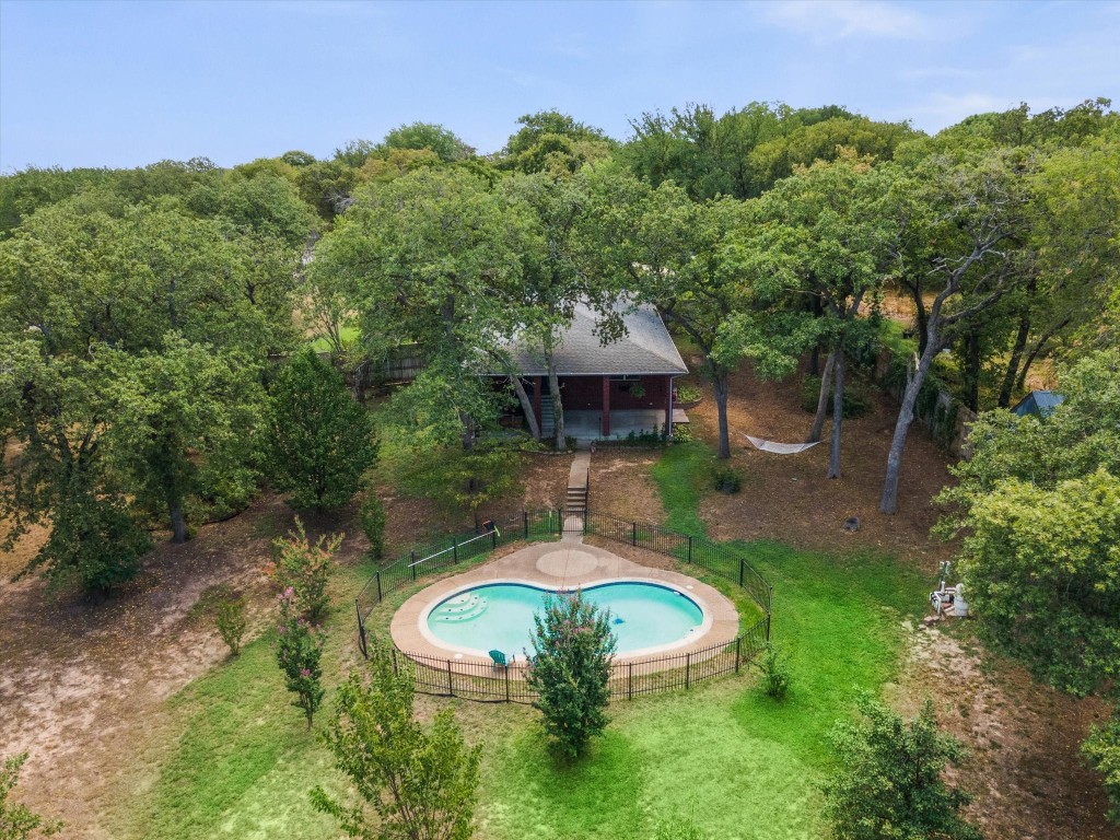 122 Brookshire Avenue Azle TX 76020