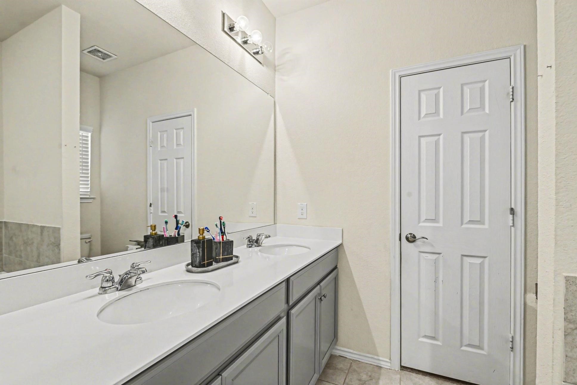 9117 Redshire Lane Fort Worth TX 76131