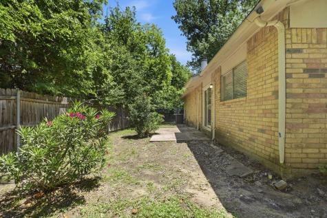 1137 Meadow Creek Court Lancaster TX 75146