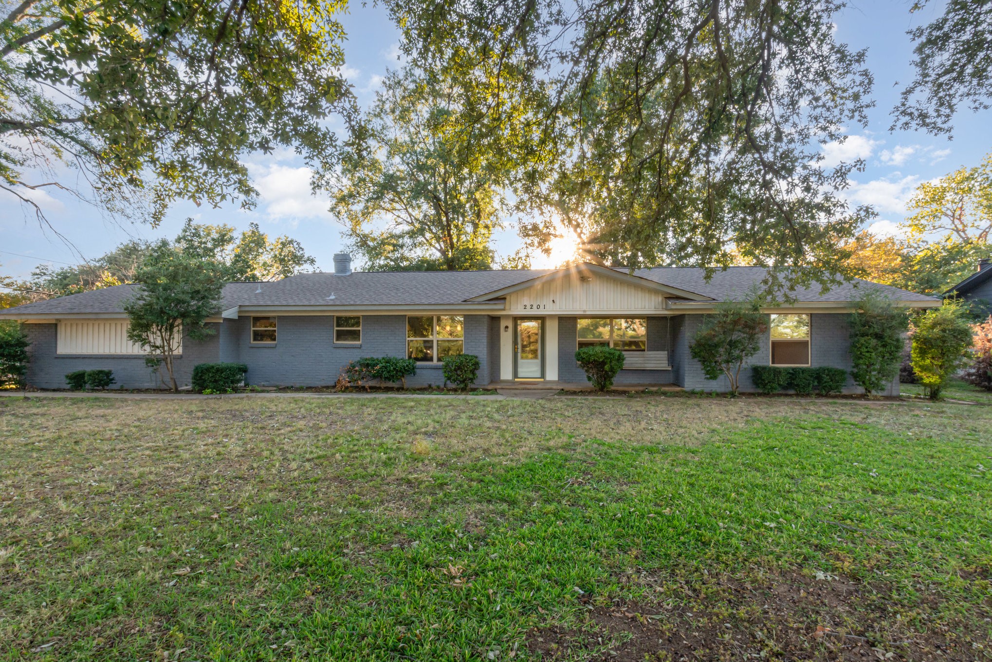 2201 N Mill Street Lewisville TX 75057