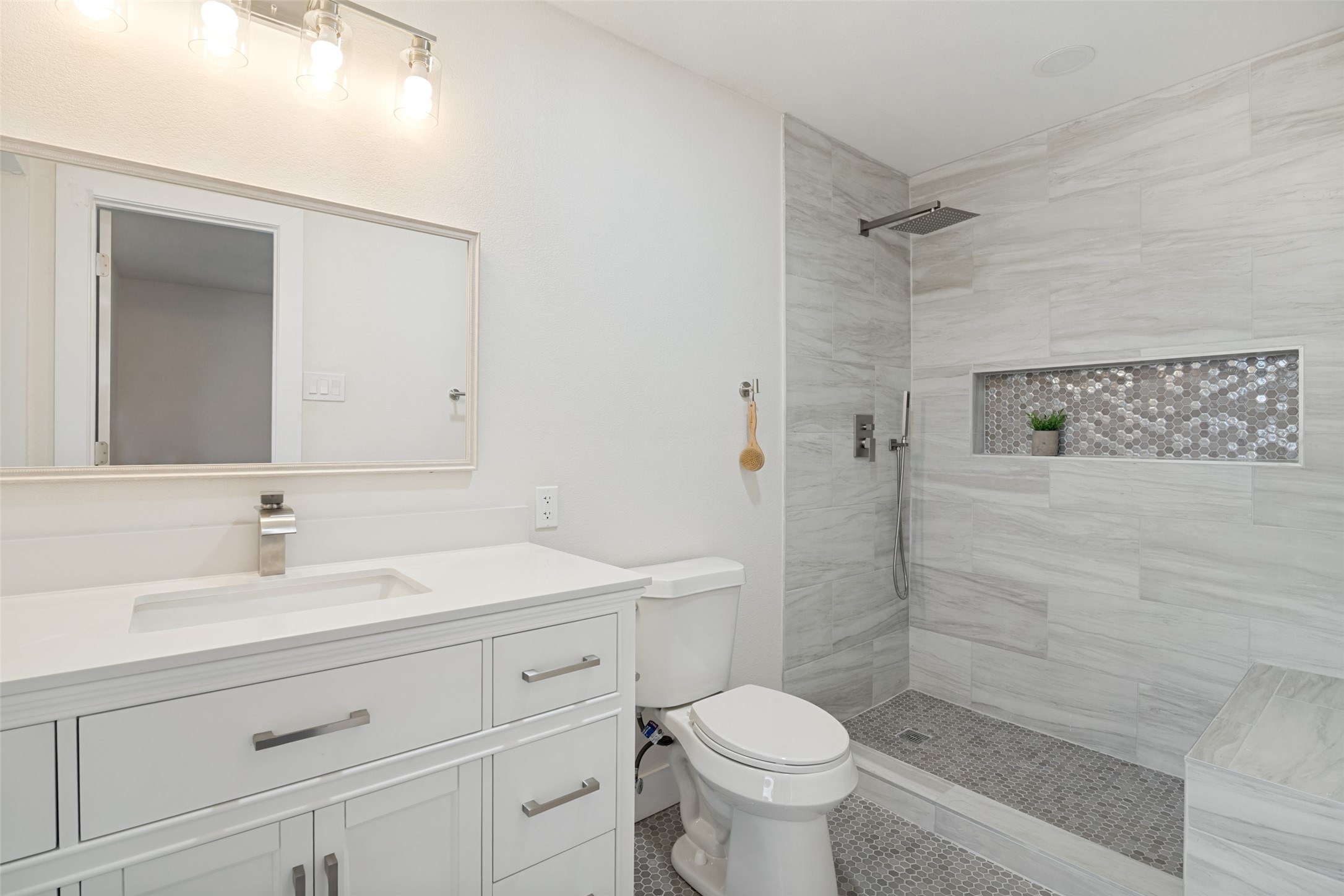 1901 Westshore Drive Garland TX 75043