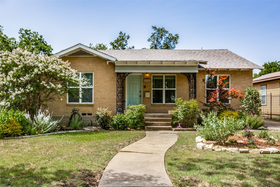1910 Berkley Avenue Dallas TX 75224