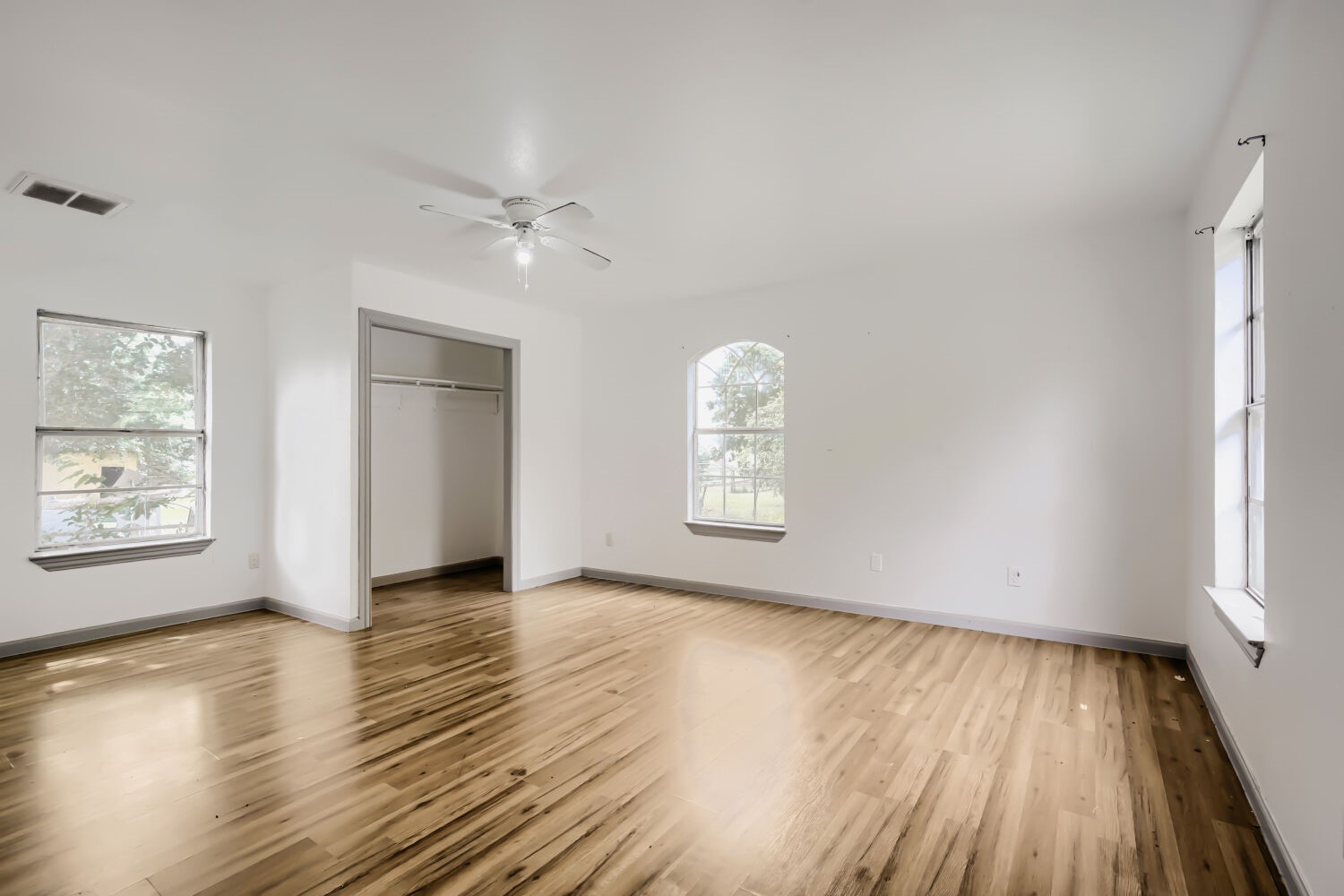 326 E Holley Street Mesquite TX 75149