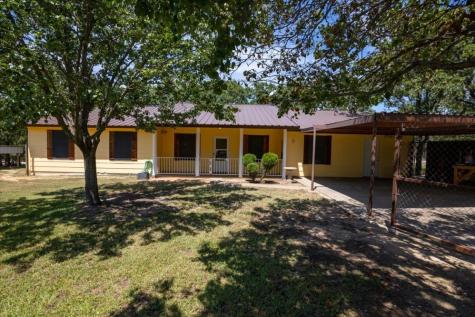 138 Selma Road Bowie TX 76230