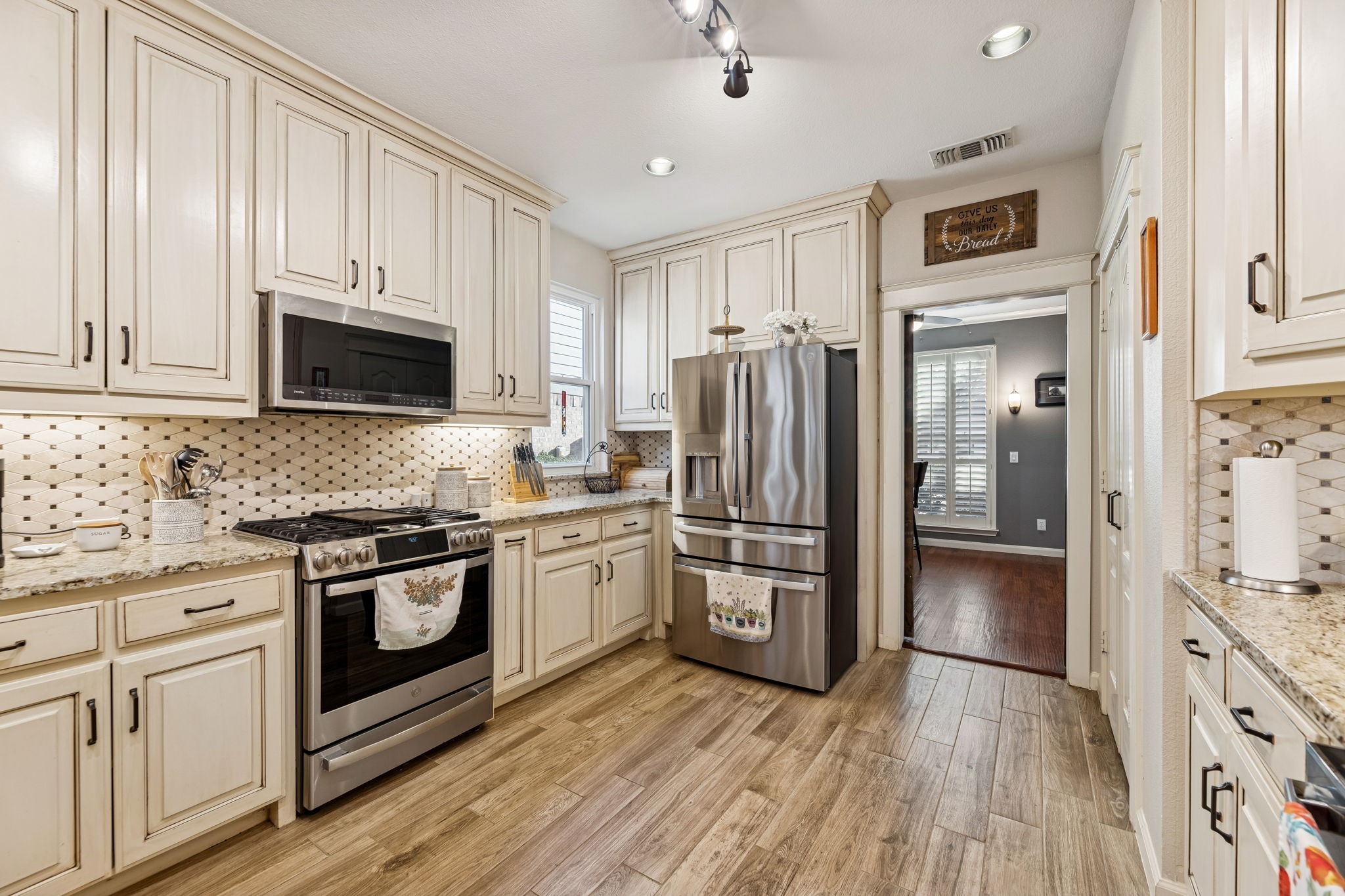 1924 Victoria Circle Mckinney TX 75072