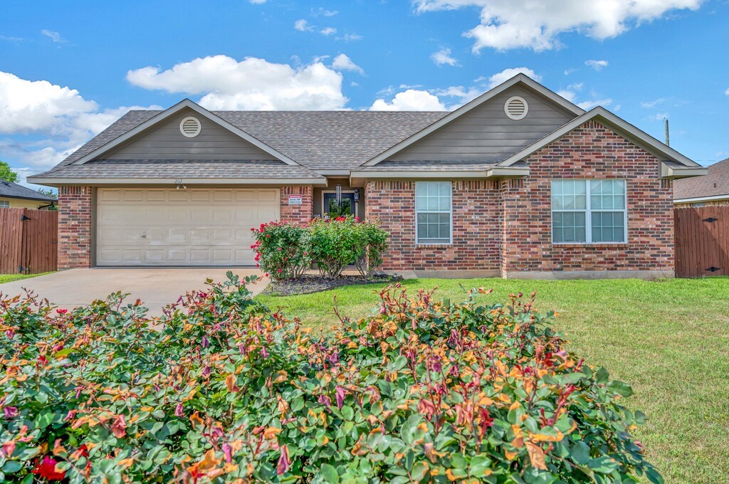 202 Wildcat Drive Lacy Lakeview TX 76705