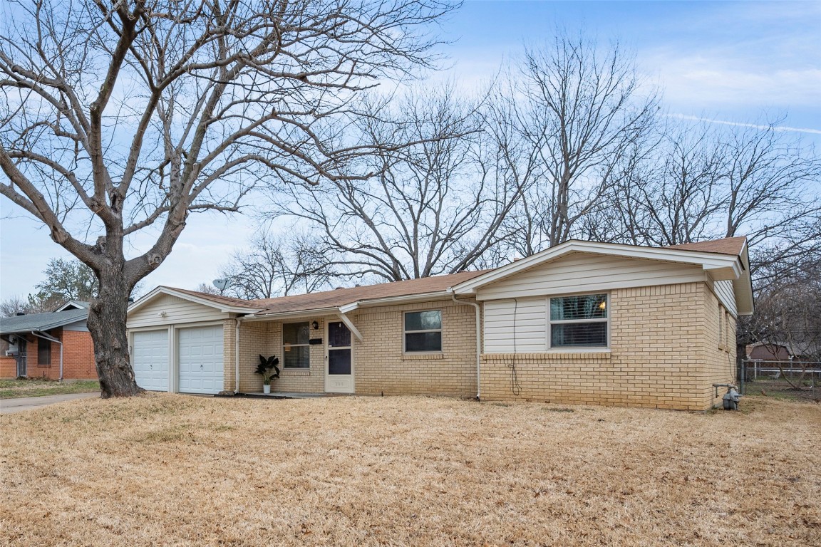 208 NW Jayellen Avenue Burleson TX 76028