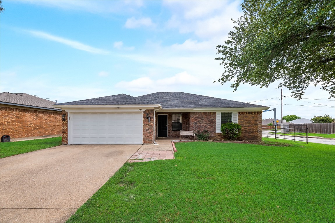 1009 Mapleview Drive Arlington TX 76018
