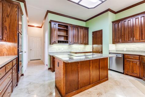 1119 Creekwood Drive Garland TX 75044