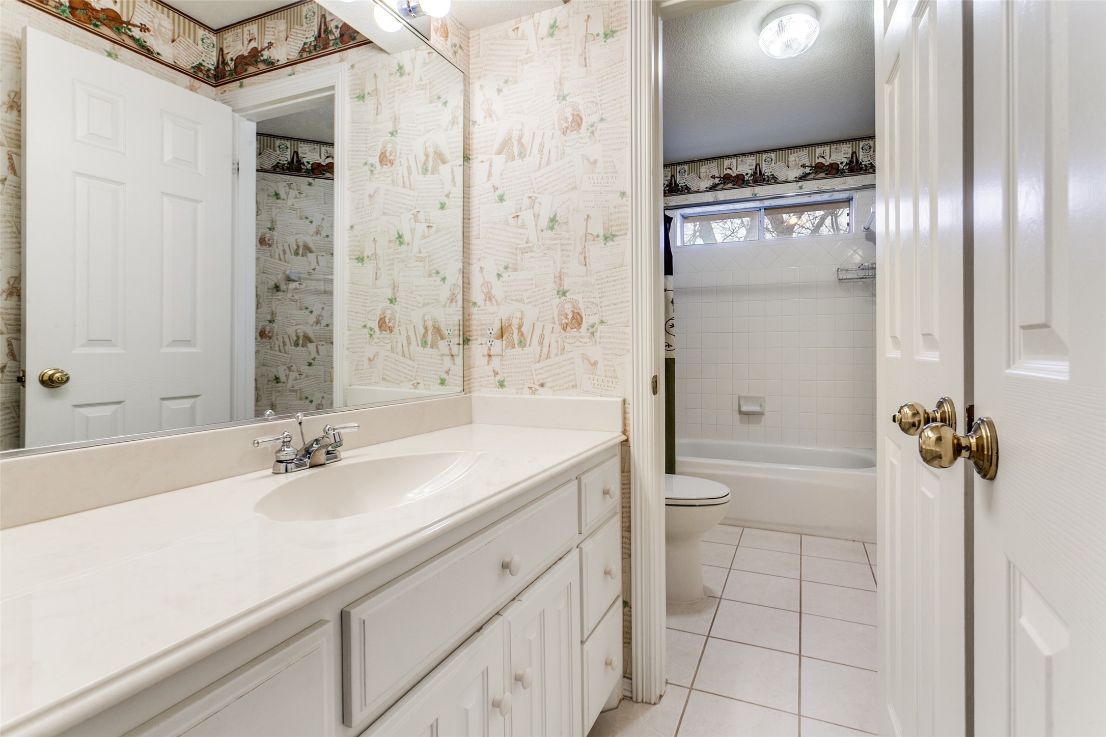 1119 Creekwood Drive Garland TX 75044