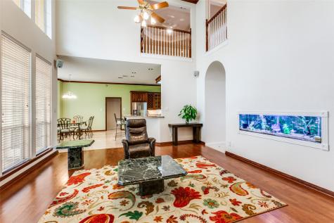 1119 Creekwood Drive Garland TX 75044