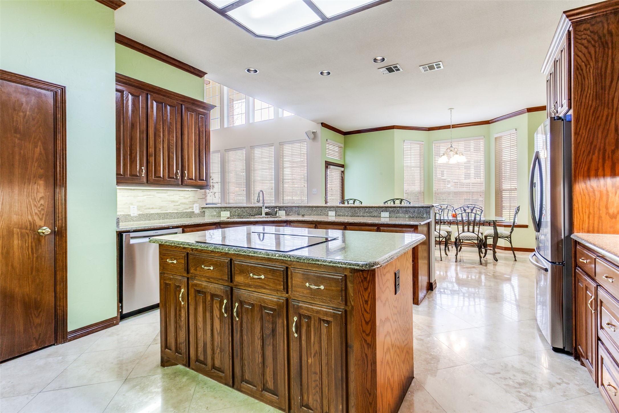 1119 Creekwood Drive Garland TX 75044