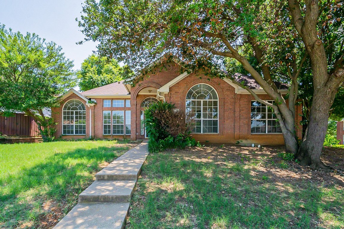1424 Bogard Lane Lewisville TX 75077
