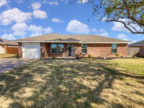 1307 Lynnwood Drive Cleburne TX 76033