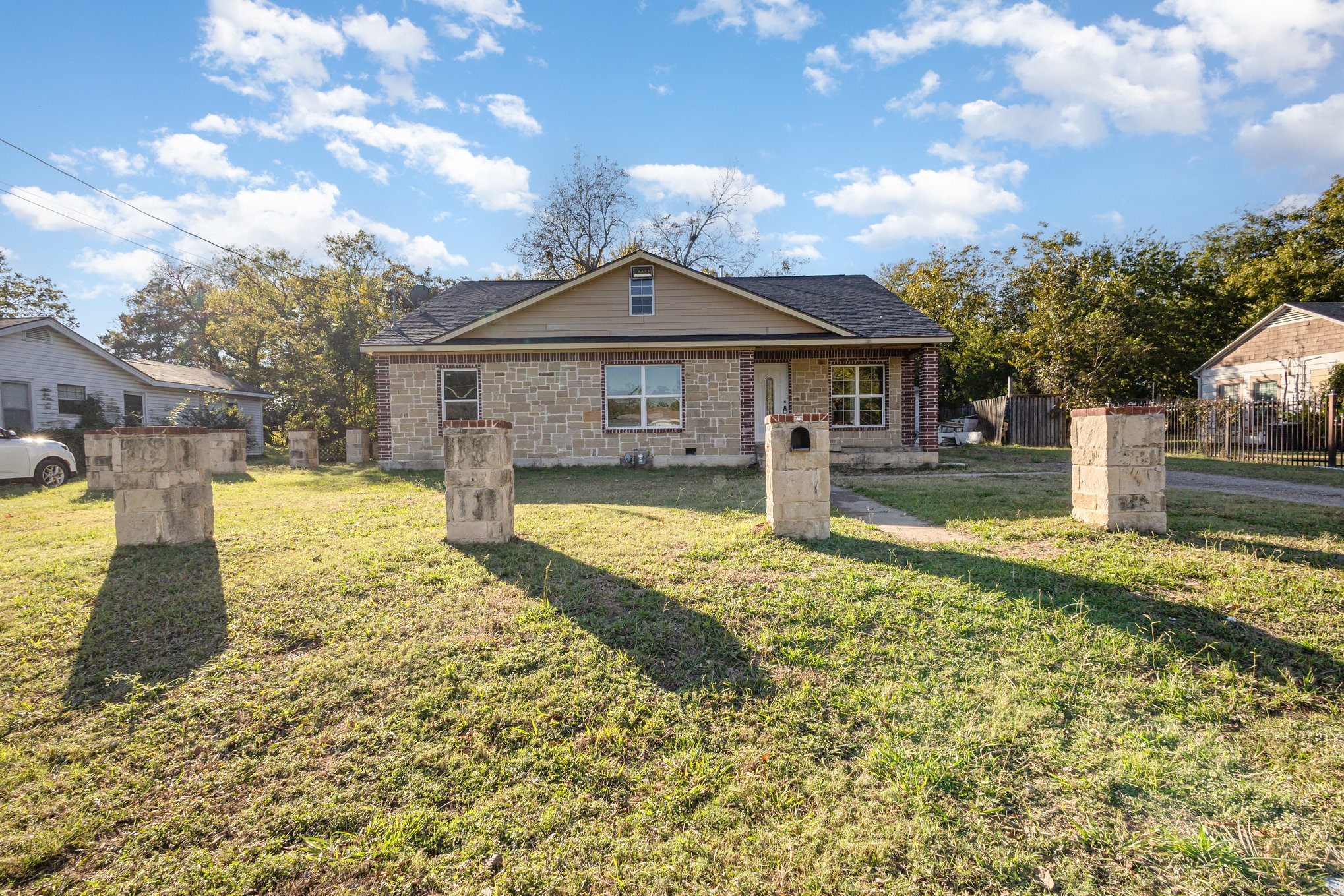 215 Glenview Street Dallas TX 75217