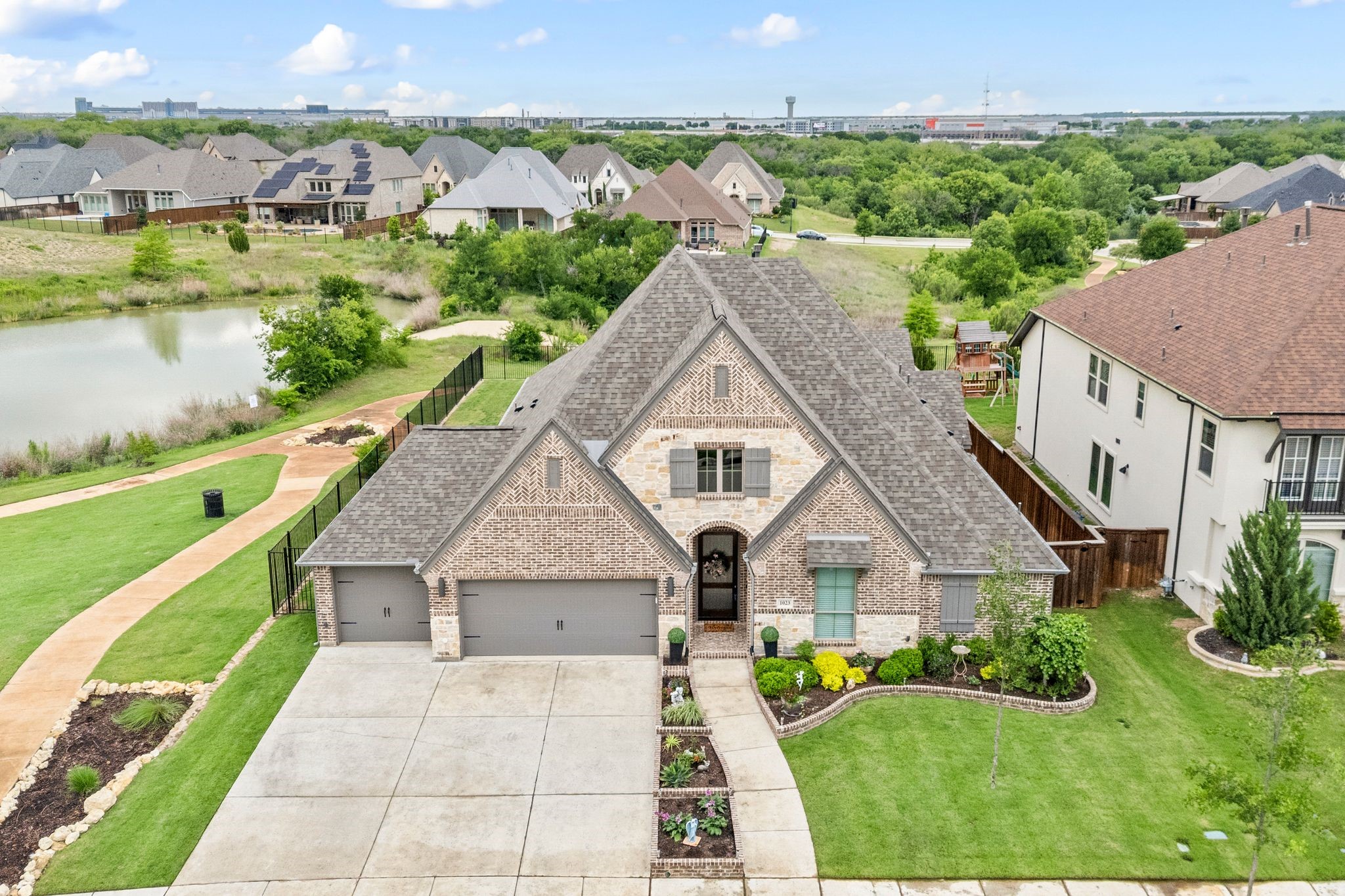 1023 Myers Park Trail Roanoke TX 76262